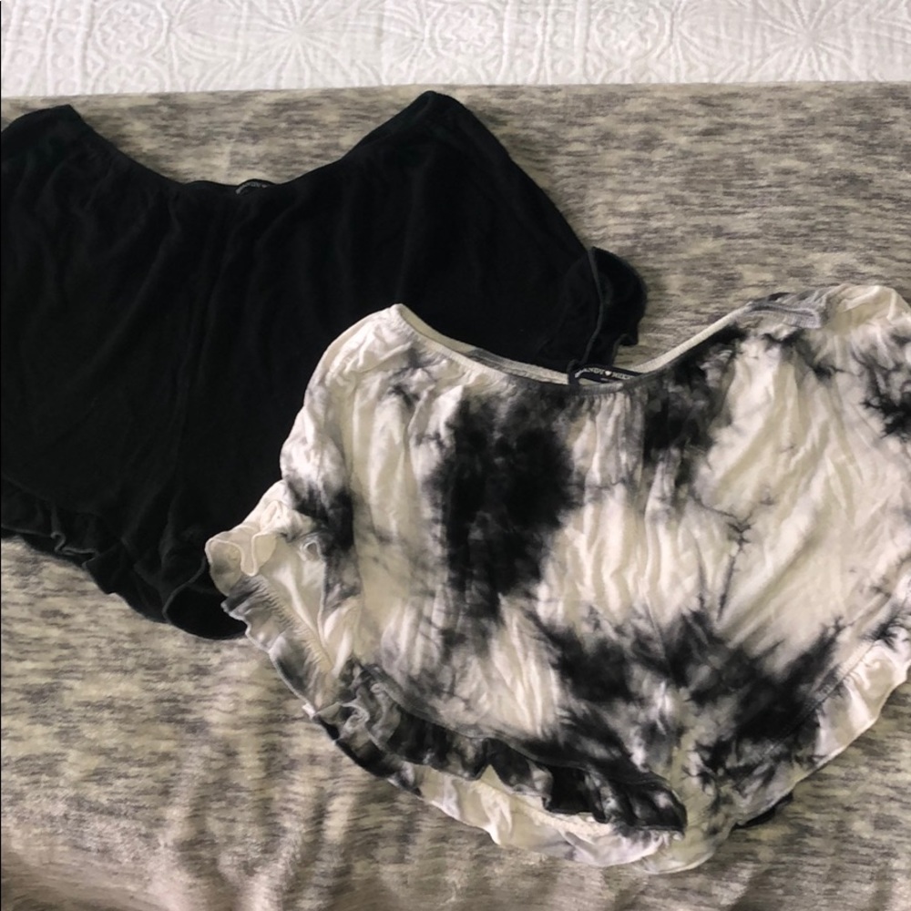 brandy Melville ruffle shorts